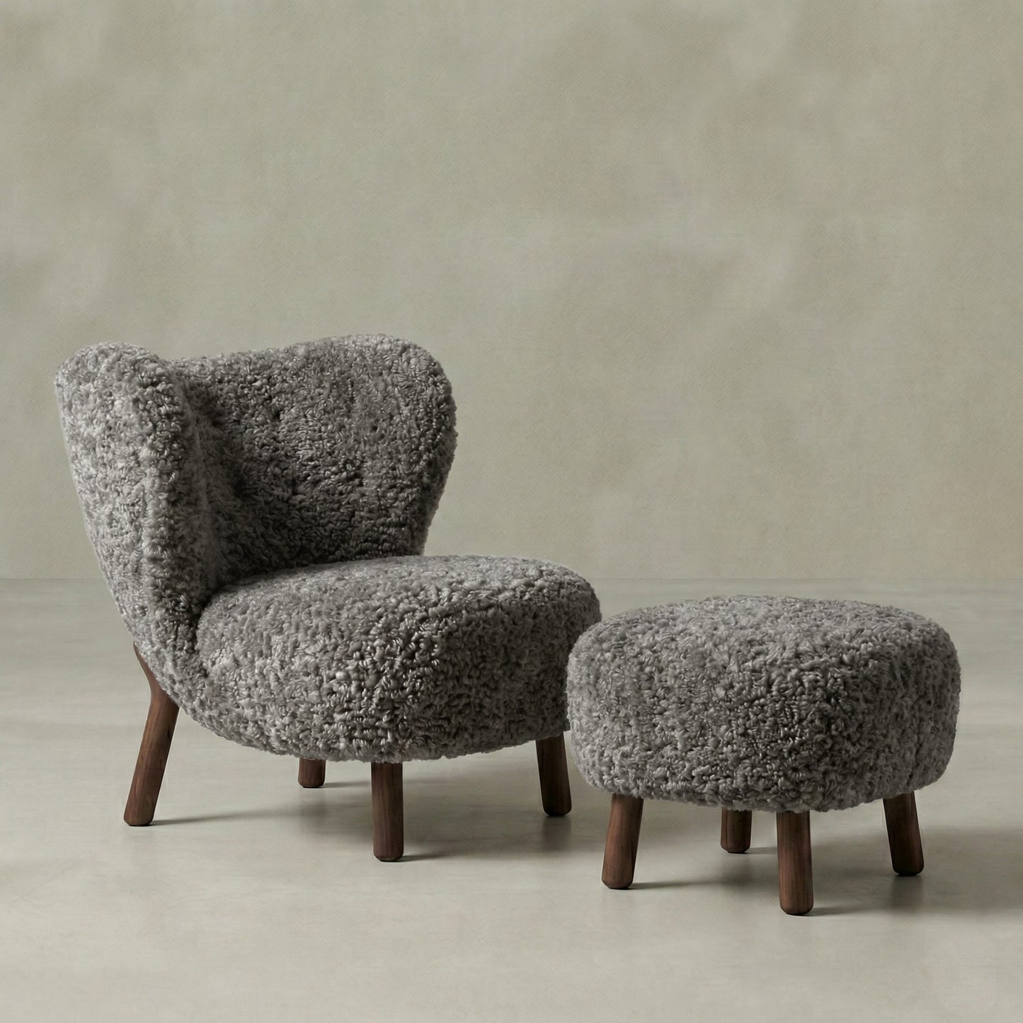 Highgate Chair With Ottoman