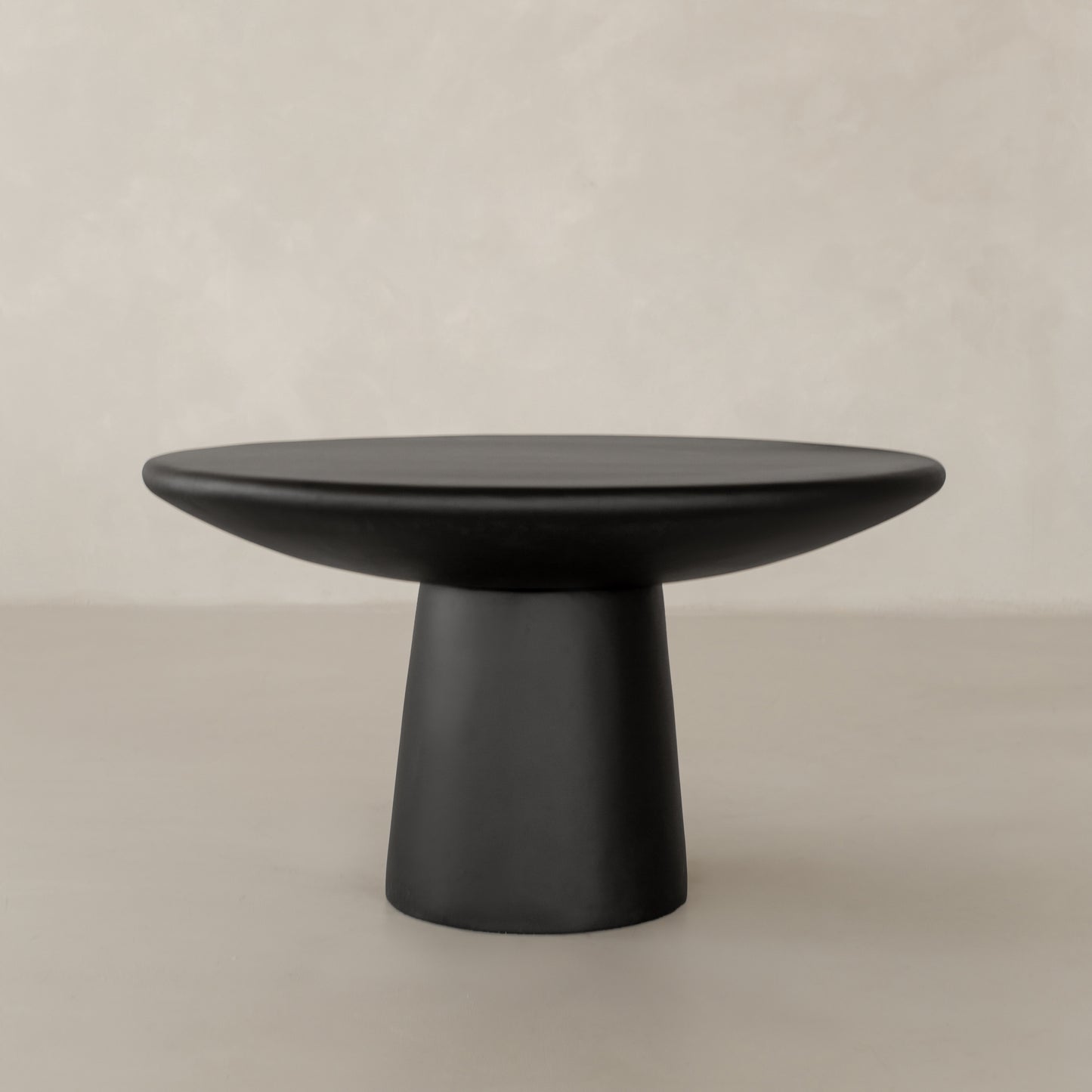 Arrio Table