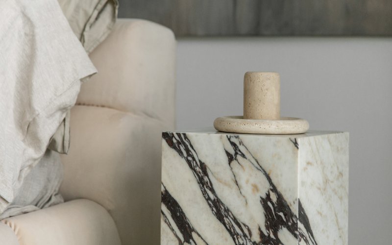 Aria Viola Marble Tall Plinth – Neuemaison